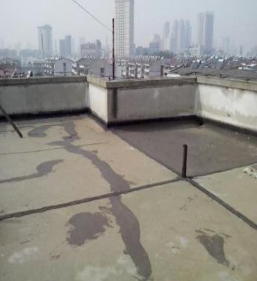 察雅漏水维修 楼顶漏水是什么原因，楼顶漏水维修方法是什么?