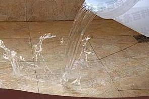 察雅漏水维修 免砸砖防水材料该如何施工